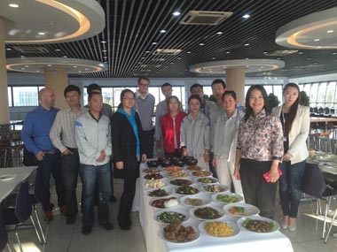 甲方员工进行试餐 甲方员工进行试餐